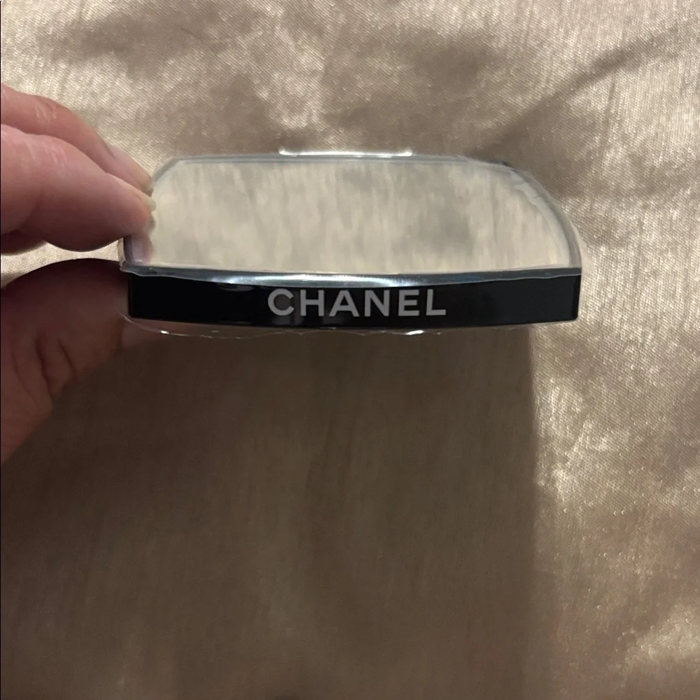 Chanel 17 Piece Assorted Beauty Collection with String Lights USB NWT GWP - Picture 15 of 16